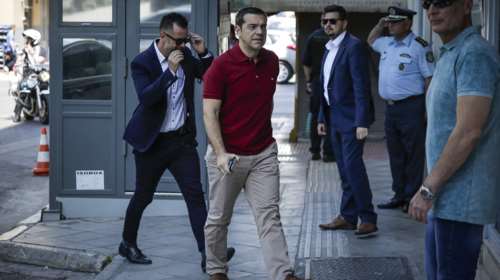 Σε εξέλιξη η Πολιτική Γραμματεία του ΣΥΡΙΖΑ