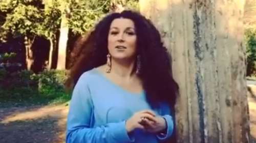 Μια βραδιά στο Βεάκειο για να σταθεί ξανά στα πόδια της η Κατερίνα Βρανά