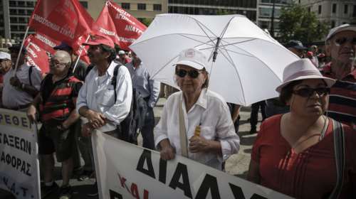 Στους δρόμους οι συνταξιούχοι για τις νέες περικοπές