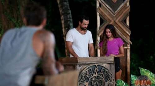 Ερωτας στο Survivor: Ποιος παίκτης ομολόγησε τον έρωτά του για μια Μαχήτρια