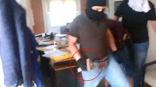 Σύλληψη 19χρονου μέλους του Ρουβίκωνα για την εισβολή στο συμβολαιογραφείο