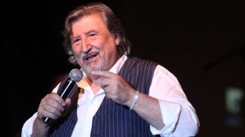 Τσίπρας για Χάρρυ Κλυνn: Υπήρξε ένας Αριστοφάνης του καιρού μας