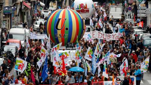 Παραλύει η Γαλλία από κύμα απεργιακών κινητοποιήσεων