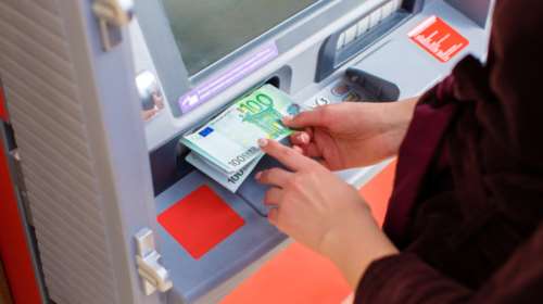 Tι αλλάζει στα capital controls για τις επιχειρήσεις