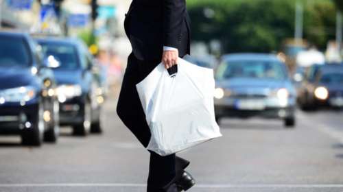 Πλαστικές σακούλες: Η ώρα του «λογαριασμού» για τους εμπόρους