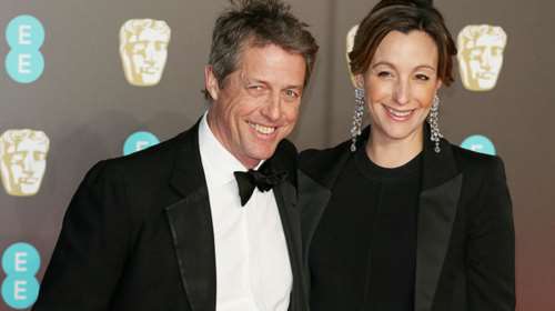 Ο &quot;αιώνιος εργένης&quot; Χιου Γκραντ παντρεύτηκε στα 57 του