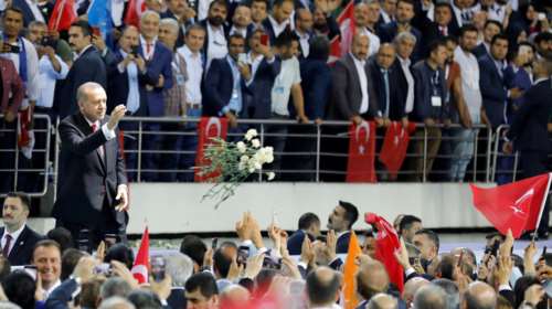 Ερντογάν: Αδέλφια μου κάντε τα δολάρια σας τουρκικές λίρες