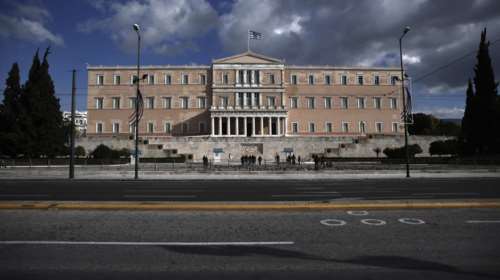 «Καυτός» Ιούνιος: Τα νομοσχέδια-φωτιά που έρχονται στη Βουλή