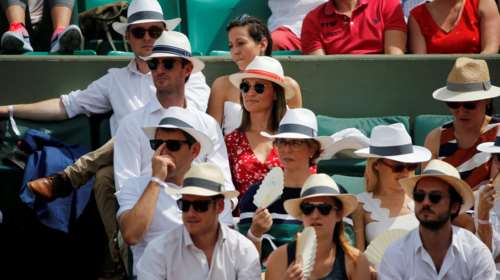 Πίπα Μίντλετον: Με υπέροχο κόκκινο φόρεμα στο Γουίμπλεντον