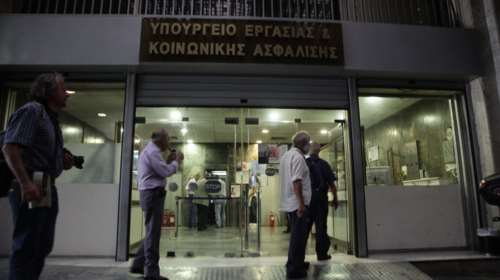 Εργασίας: Κανείς δεν ξεχνά ότι ΝΔ-ΠΑΣΟΚ έκοψαν 11 φορές τις συντάξεις