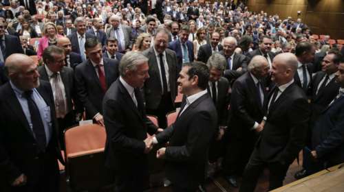 Τσίπρας: Βλέπουμε επιτέλους ότι η οικονομία βγαίνει σε ξέφωτο