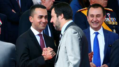 Eπίσημη... πρώτη της κυβέρνησης Κόντε με παρέλαση  [Εικόνες]