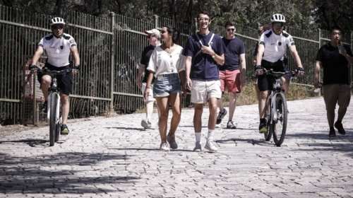Αετονύχηδες άρπαζαν πορτοφόλια στη σκιά της ...Ακρόπολης