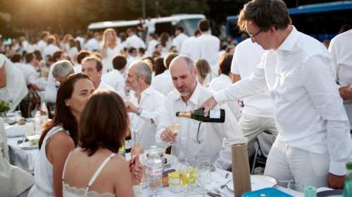 Δείπνο στα λευκά: Η πιο εκκεντρική νύχτα του Παρισιού