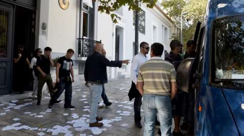 Τι αναφέρει μέλος του Ρουβίκωνα για τη διάρρηξη στο σπίτι του
