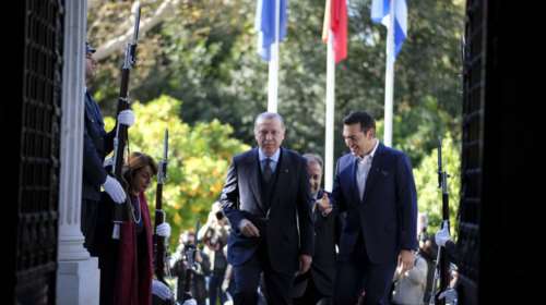 Με το βλέμμα στην κάλπη: Γιατί ανεβάζει τους τόνους η Άγκυρα