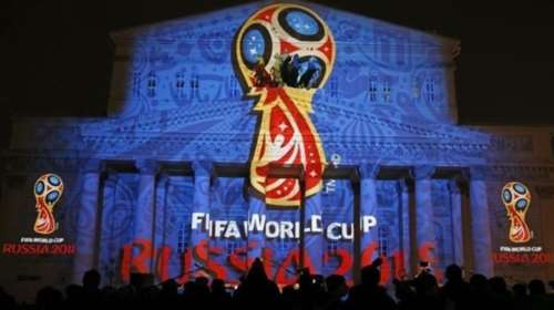 DW: Τα πολιτικά διλήμματα του Μουντιάλ - Διμερείς επαφές στις κερκίδες