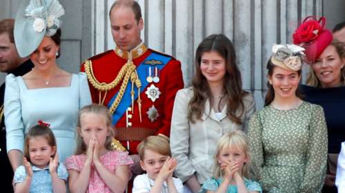 Η στιγμή που η Σάρλοτ χτυπάει, αλλά η Κέιτ δεν υπολογίζει το πρωτόκολλο