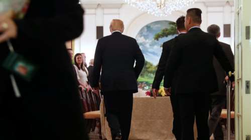 Αισιοδοξία Τραμπ για θετική έκβαση της συνάντησης με τον Κιμ