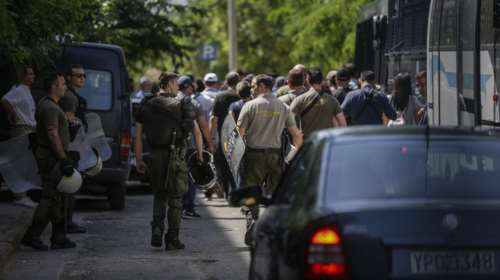 Στο αυτόφωρο οι 20 συλληφθέντες του Ρουβίκωνα για την επίθεση στο υπουργείο