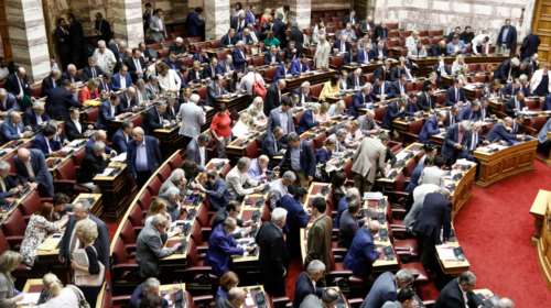 Υπερψηφίστηκε το πολυνομοσχέδιο με τα προαπαιτούμενα της 4ης αξιολόγησης