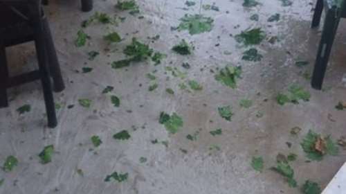 Τα τερτίπια του καιρού: Χαλάζι το μεσημέρι σε περιοχές της Κρήτης