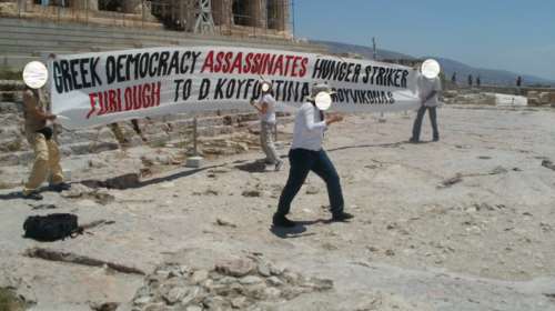 Βίντεο από την «επίσκεψη» του Ρουβίκωνα στον Παρθενώνα για τον Δ.Κουφοντίνα