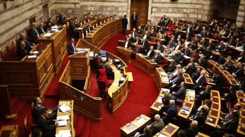 Πρόταση μομφής: Η ώρα των αρχηγών - 3η μέρα μάχης στη Βουλή