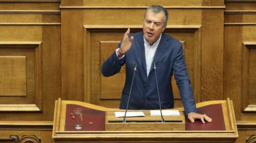 Ναι στη συμφωνία, όχι στην κυβέρνηση από τον Θεοδωράκη