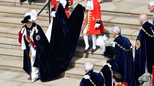 Η βασίλισσα Ελισάβετ γιόρτασε τα 700 χρόνια του Τάγματος της Περικνημίδας