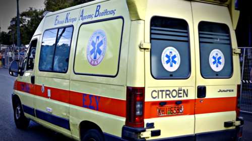 Σοβαρά η γυναίκα που έπεσε με το αυτοκίνητο στη θάλασσα στη Σαλαμίνα