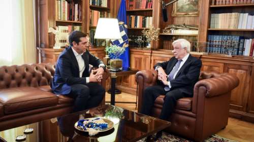 Τσίπρας σε Παυλόπουλο: Πρέπει να βρω πουκάμισο για γραβάτα