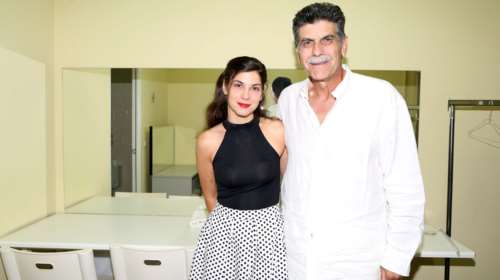 Η κόρη του Μπέζου είναι ερωτευμένη με βραβευμένο ηθοποιό- Ποιος είναι