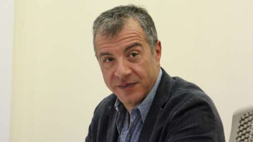 Ξέσπασμα Σταύρου Θεοδωράκη στο Twitter με ...Bob Marley