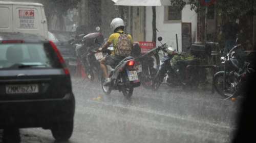 Πλημμύρες στη Θεσσαλονίκη-Κινδύνευσε έγκυος και βρέφος