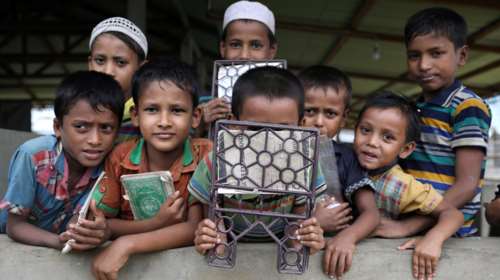 Human Rights Watch: Στην τύχη τους ασυνόδευτα παιδιά μετανάστες στο Παρίσι