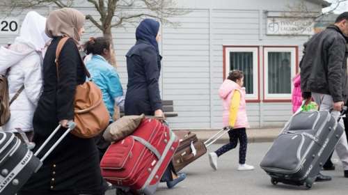 Έξι στους δέκα Γερμανούς είναι υπέρ των κλειστών κέντρων ασύλου