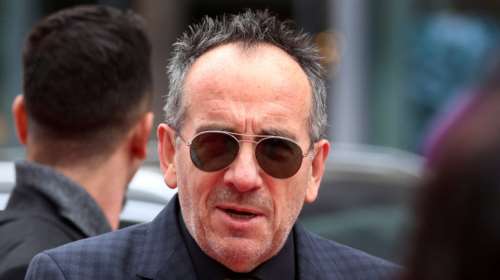 Σταματά την περιοδεία του στην Ευρώπη ο Κοστέλο λόγω επιθετικού καρκίνου