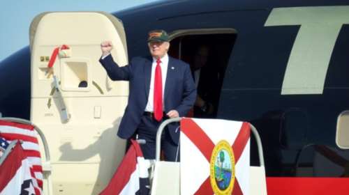 Εκτός Λονδίνου, για τον φόβο των διαδηλωτών, οι επαφές Τραμπ στη Βρετανία