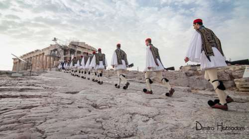 Έκθεση φωτογραφίας «Εύζωνες / Οι φύλακες των αφανών» στην Κρήτη