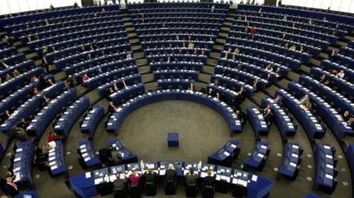 Deutsche Welle: «Παράλληλα εισοδήματα» και στην Ευρωβουλή