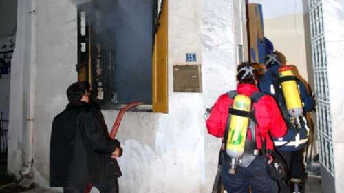 Με σοβαρά εγκαύματα απεγκλωβίστηκαν από σπίτι δύο έφηβοι στα Χανιά