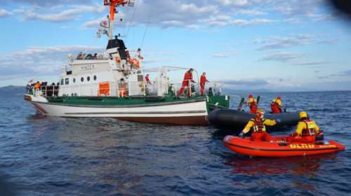 Σε πλοίο της Frontex μεταφέρονται οι 450 μετανάστες