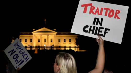 Επεισοδιακή η επιστροφή Τραμπ στις ΗΠΑ: Ψεύτης &amp; προδότης