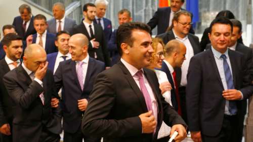 Ζάεφ και αντιπολίτευση δεν συμφώνησαν σε κοινή διατύπωση για το δημοψήφισμα