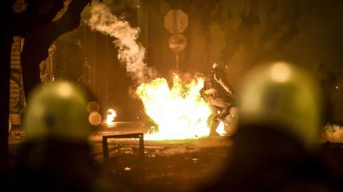 Νέα επίθεση αντιεξουσιαστών σε διμοιρία των ΜΑΤ