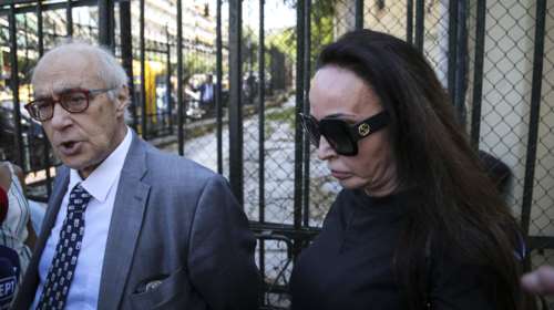 Ελεύθερη χωρίς περιοριστικούς η Βίκυ Σταμάτη