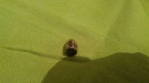 Γυναίκα με δύο παιδιά μάζευε σφαίρες από την αυλή της