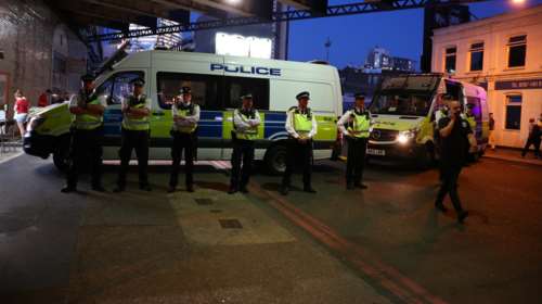 Τρεις συλλήψεις στη Βρετανία για επίθεση με οξύ σε 3χρονο αγόρι