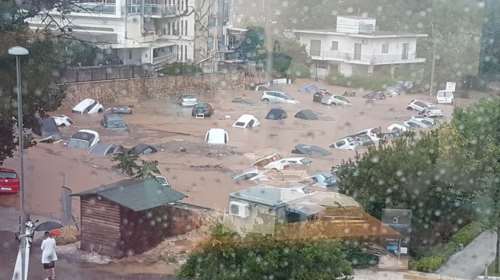 Απίστευτες εικόνες: Πλημμύρισε το Μαρούσι από την καταιγίδα